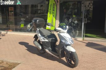 alquiler motos menorca manel scooter flota kymco